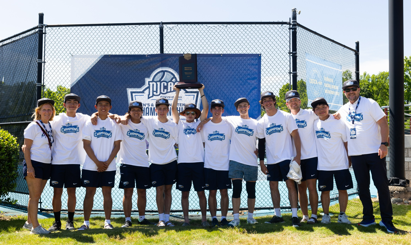 Men's tennis wins eighth consecutive national championship